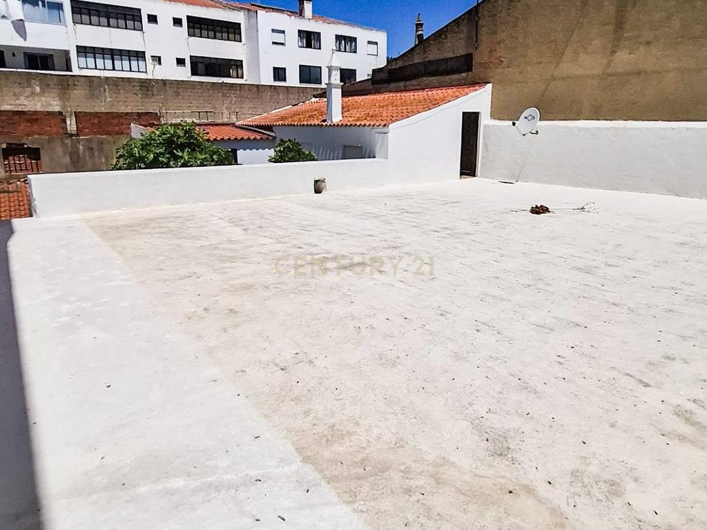 Moradia T3+2 com Terraço, Pátio e Espaço Comercial em São Bartolomeu de Messines – Silves, Faro - Image 46