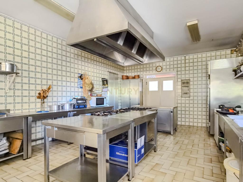 Quinta Santo António — Um refúgio único com piscina privada e potencial ilimitado na Maia - Image 45