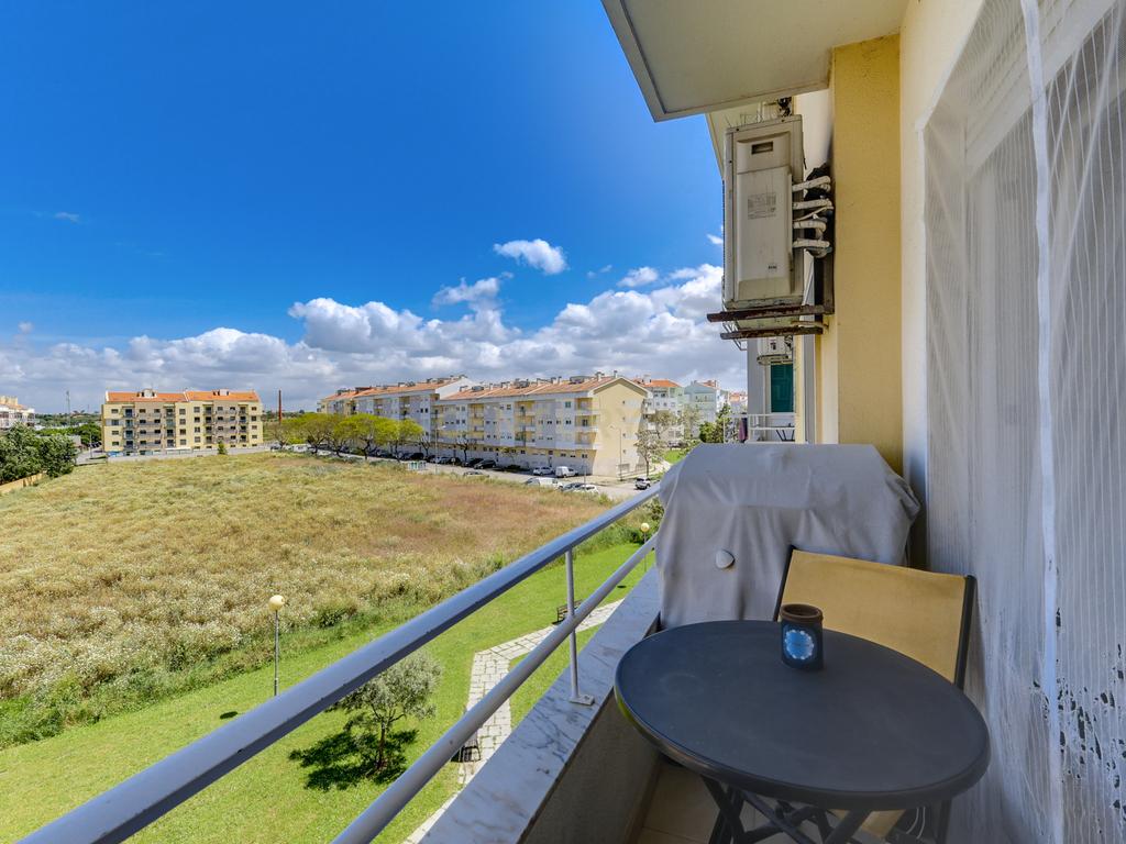 Apartamento T3 no Montijo com garagem, arrecadação e varandas - Image 9