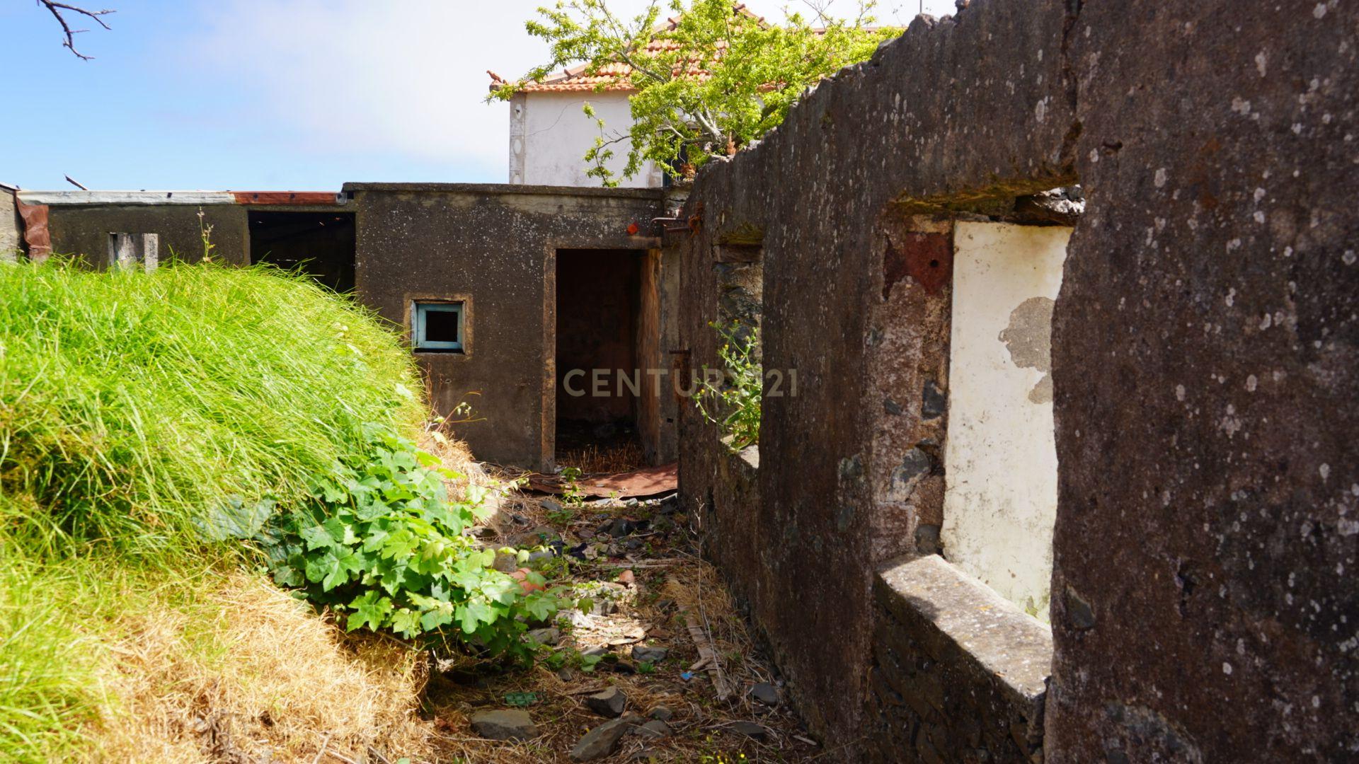 Fotografia 11 de Casa em Ruínas com Vista Montanha em Ponta do Pargo, Madeira + Garagem 40m²