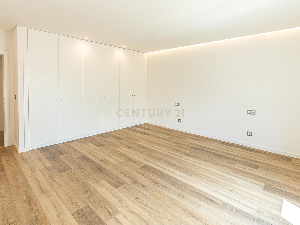 Moradia T6 de Luxo - 924 m² - Piscina - São Pedro da Cadeira - Nova - Image 40