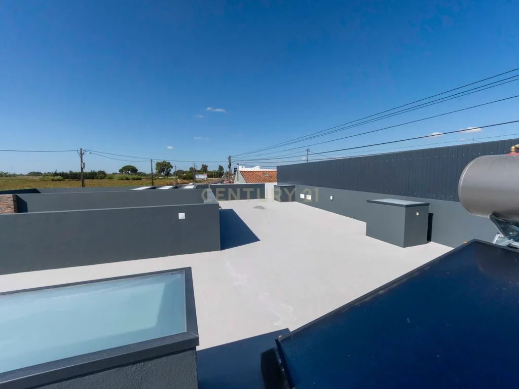Moradia T3 totalmente remodelada em Azeitada, Benfica do Ribatejo - Image 25