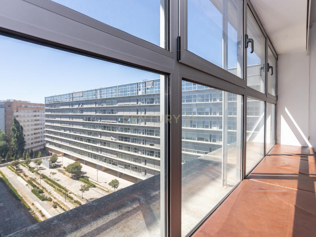 Viva com Tranquilidade em Lisboa a 150m do Parque Oeste – T1 Lumiar com Parqueamento e Arrecadação  - Image 12