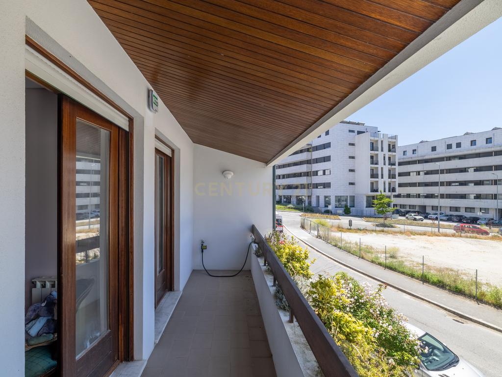Moradia T4 com Jardim Privativo em Vila Nova de Gaia – Viva com Luz, Espaço e Centralidade - Image 37