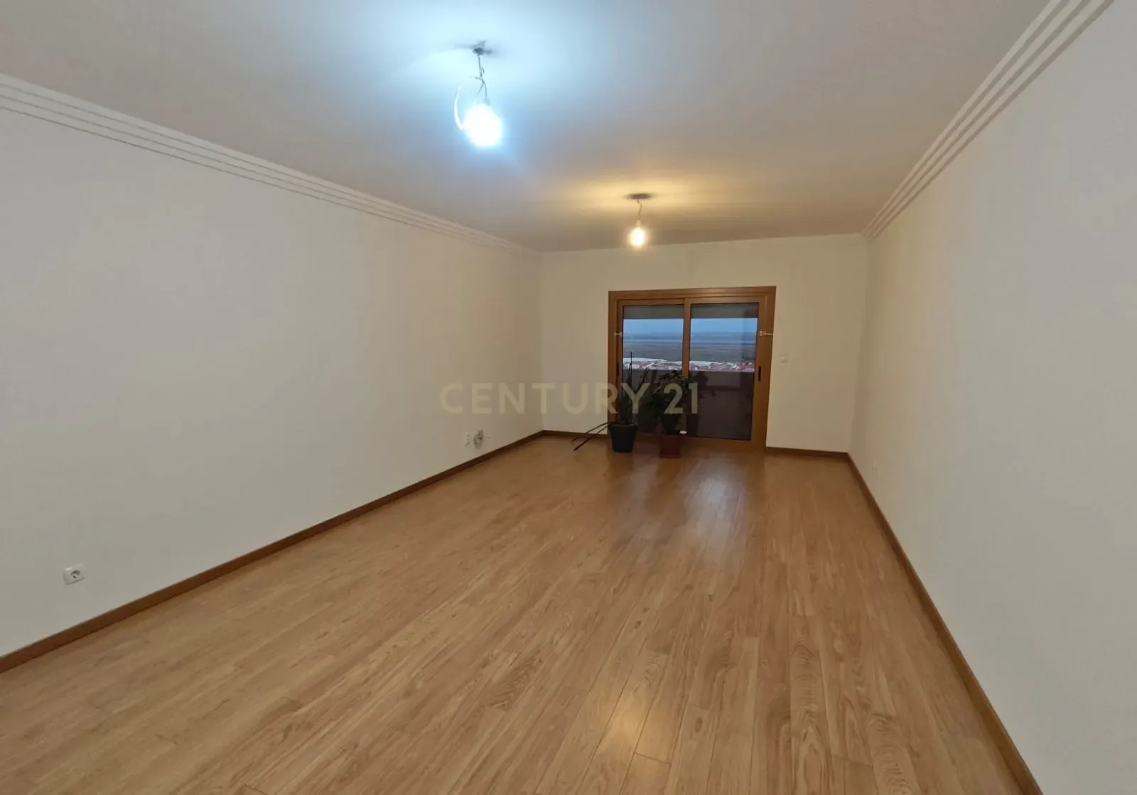 Apartamento de 3 assoalhadas, Box fechada e arrecadação, Póvoa de Santa Iria - Image 7