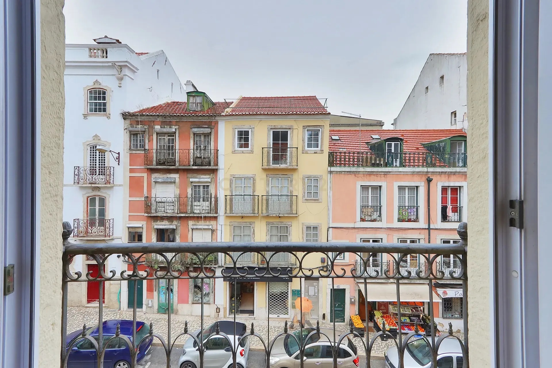 T1+1 Duplex na Rua de São Bento - Image 15