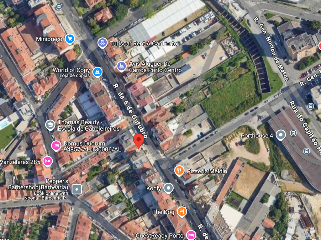 Apartamento T1 com Jardim Privativo no centro do Porto – Rua 5 de Outubro - Image 9