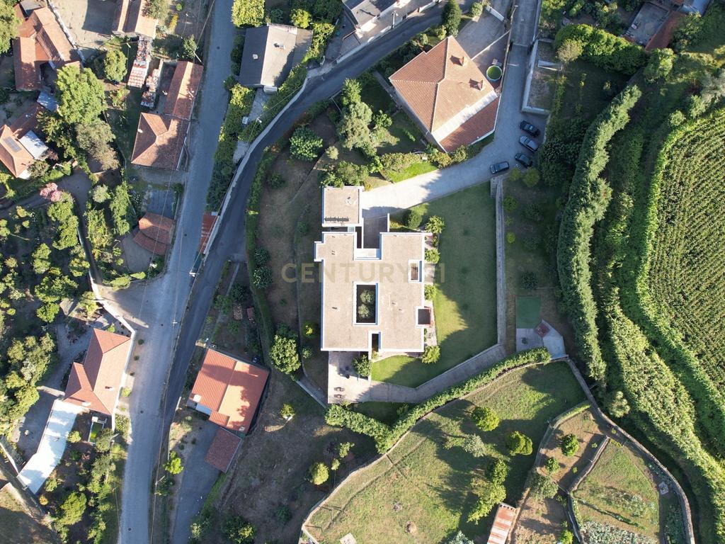 "Quintinha" - Moradia Moderna, com terreno, entre a cidade e campo - Image 4