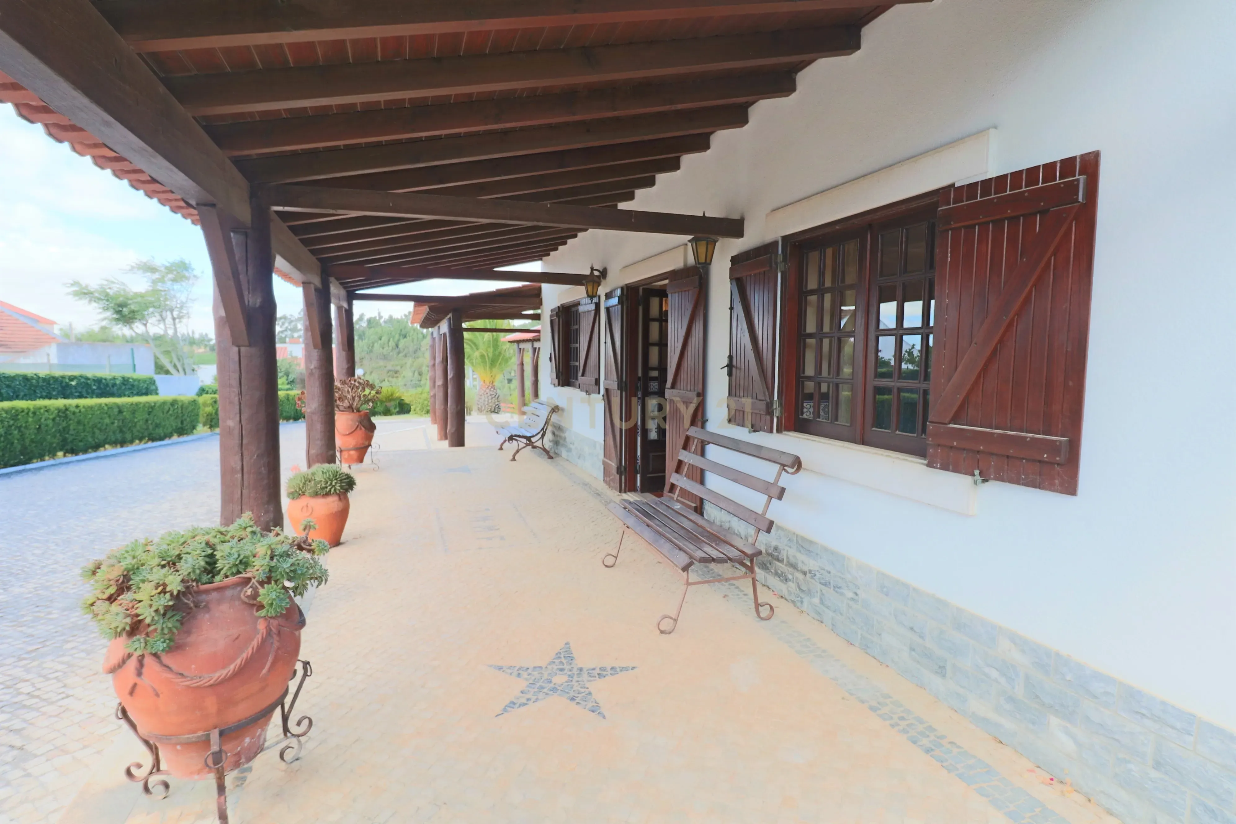 Fantástica Quintinha com 3 Casas de Habitação - Image 8