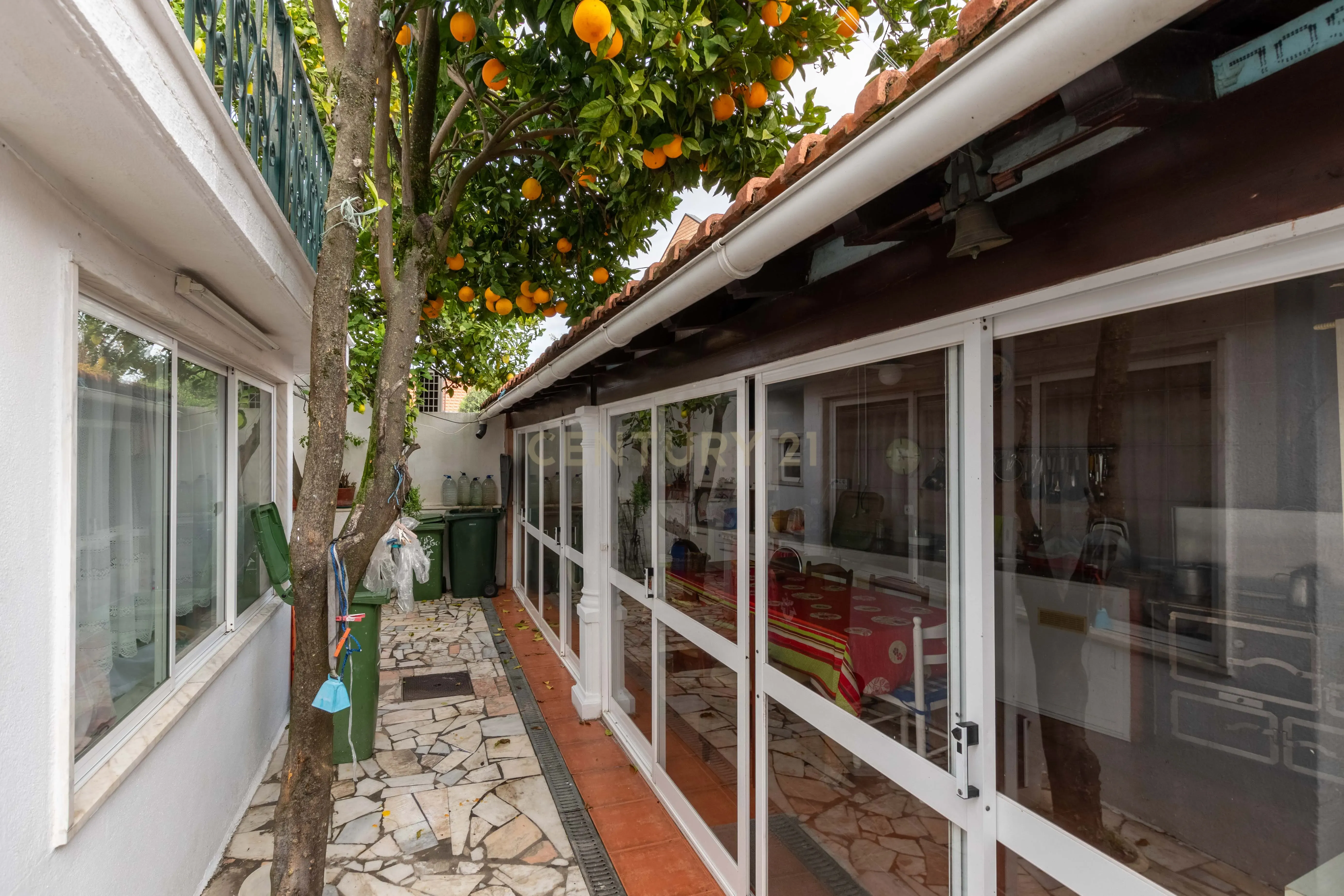 Moradia T4 no Bairro Madre de Deus - Image 6