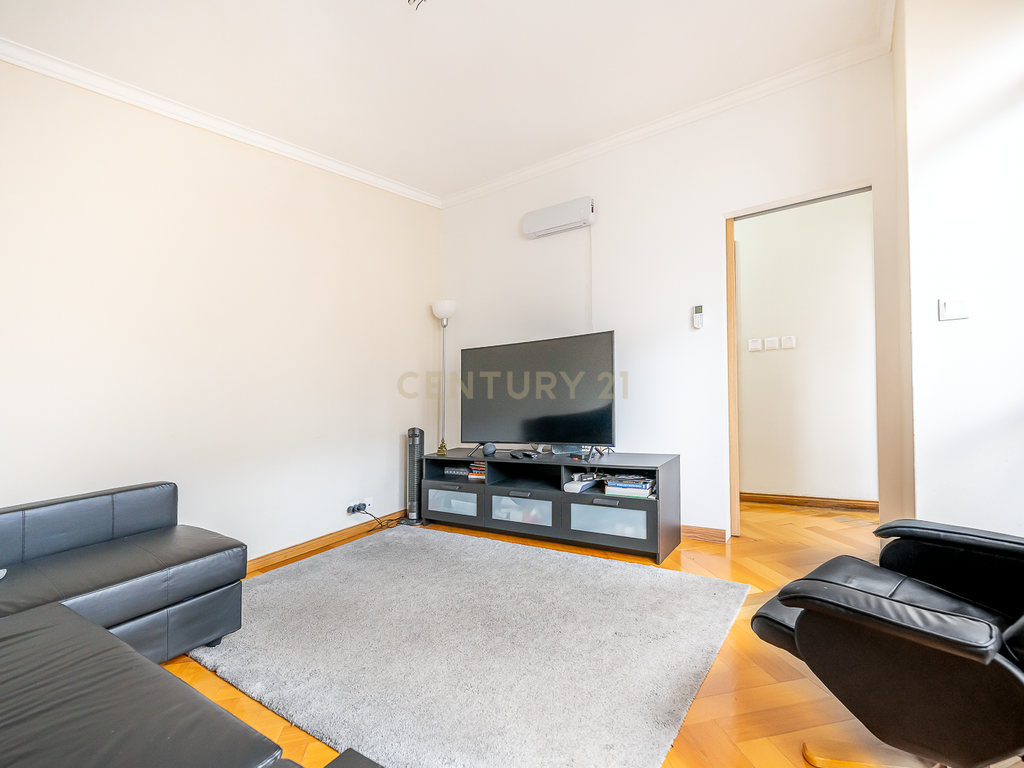 APARTAMENTO T2+1 COM TERRAÇO EM CAMPO DE OURIQUE - Image 7