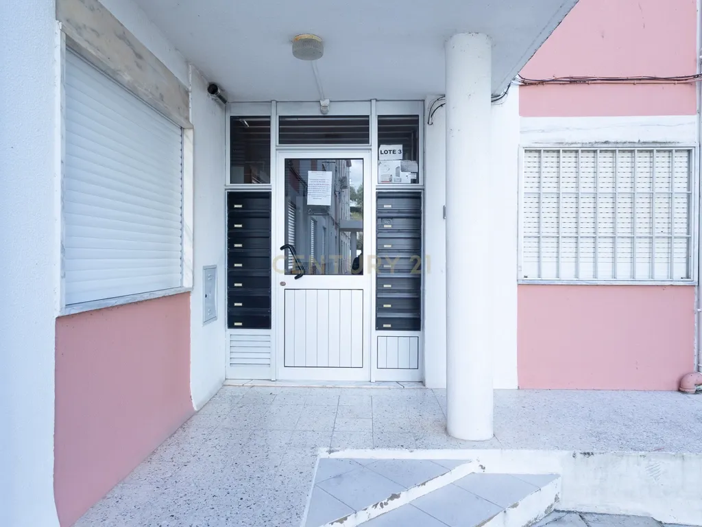 VIVER ENTRE O RIO, O MAR E A SERRA – UMA OPORTUNIDADE ÚNICA EM SETÚBAL! - Image 48