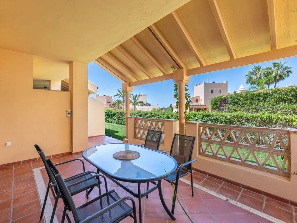 Apartamento com 2 quartos e jardim para alugar na aldeia de Santa María, Elviria - Image 26