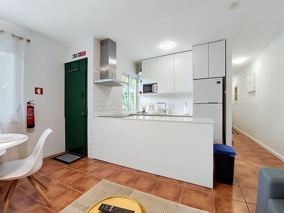 Moradia T2 com Vista Panorâmica sobre as Furnas | Excelente Oportunidade de Investimento - Image 9