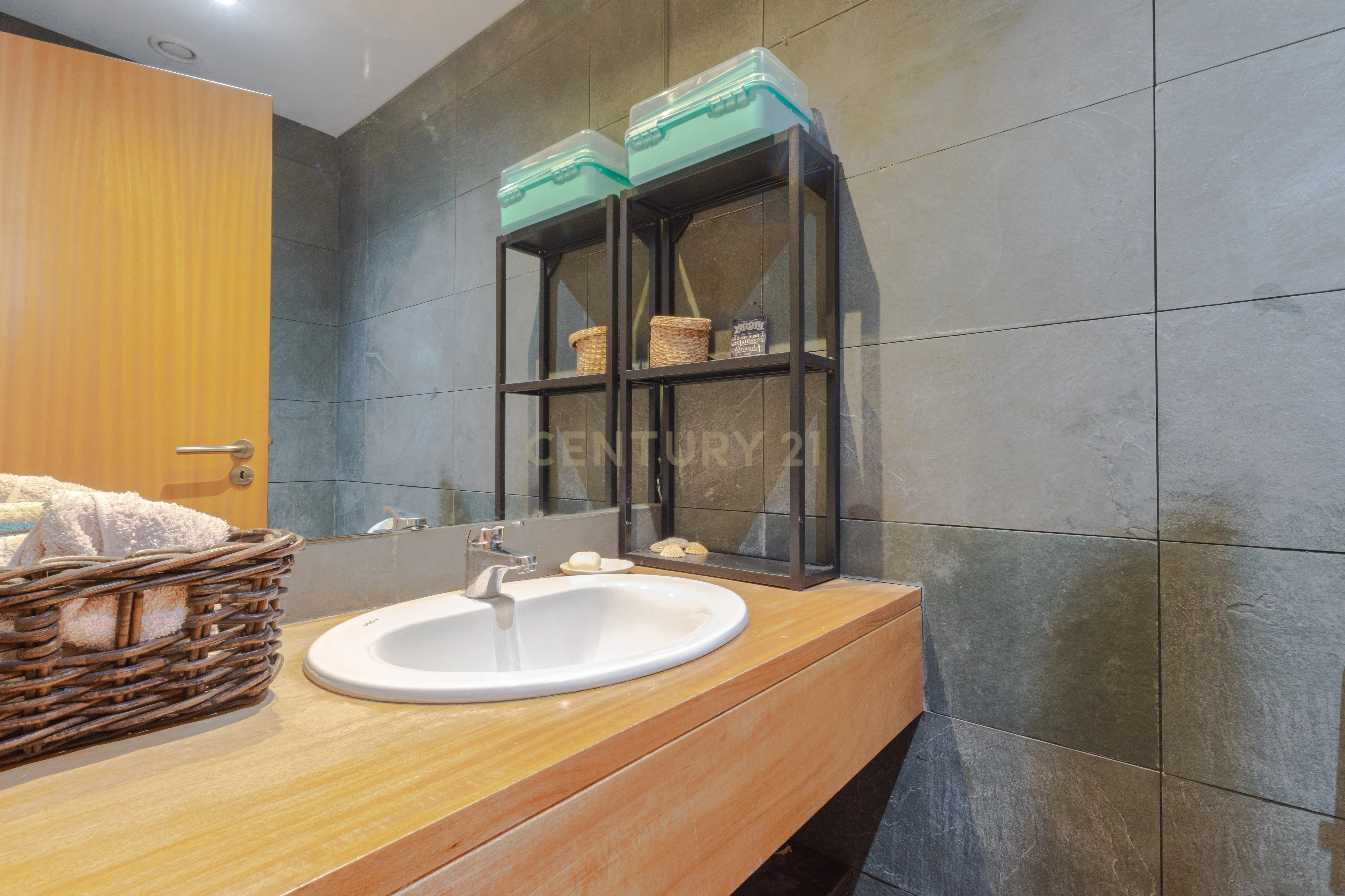 Fotografia 7 de T2 com 2 Suites | Último Piso | Condomínio com Piscina