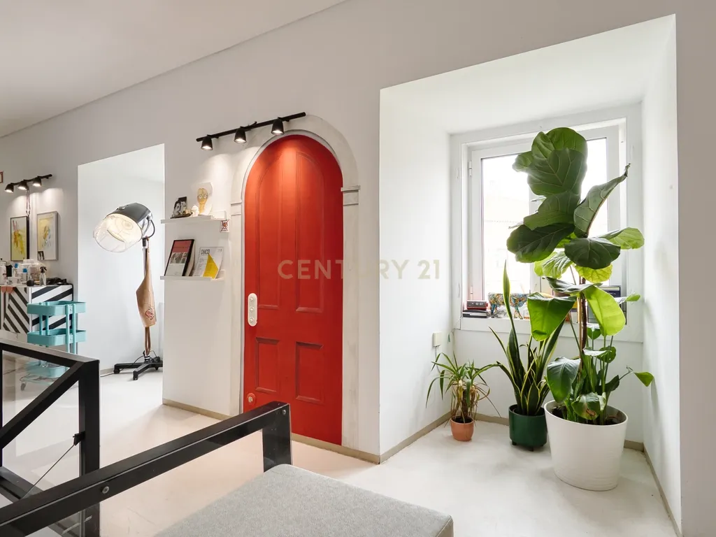 Espaço Comercial ou Habitação com História no Coração de Alcobaça - Image 5