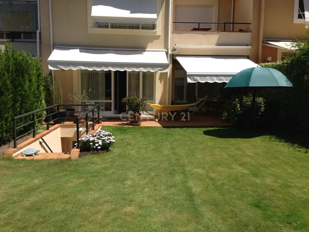 Luxuosa Moradia Renovada em Madrid com Vista para a Cidade - Image 74