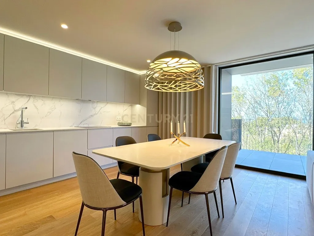 Apartamento T2 no 3.º Andar – The Yard, Jardins da Arrábida - Image 4