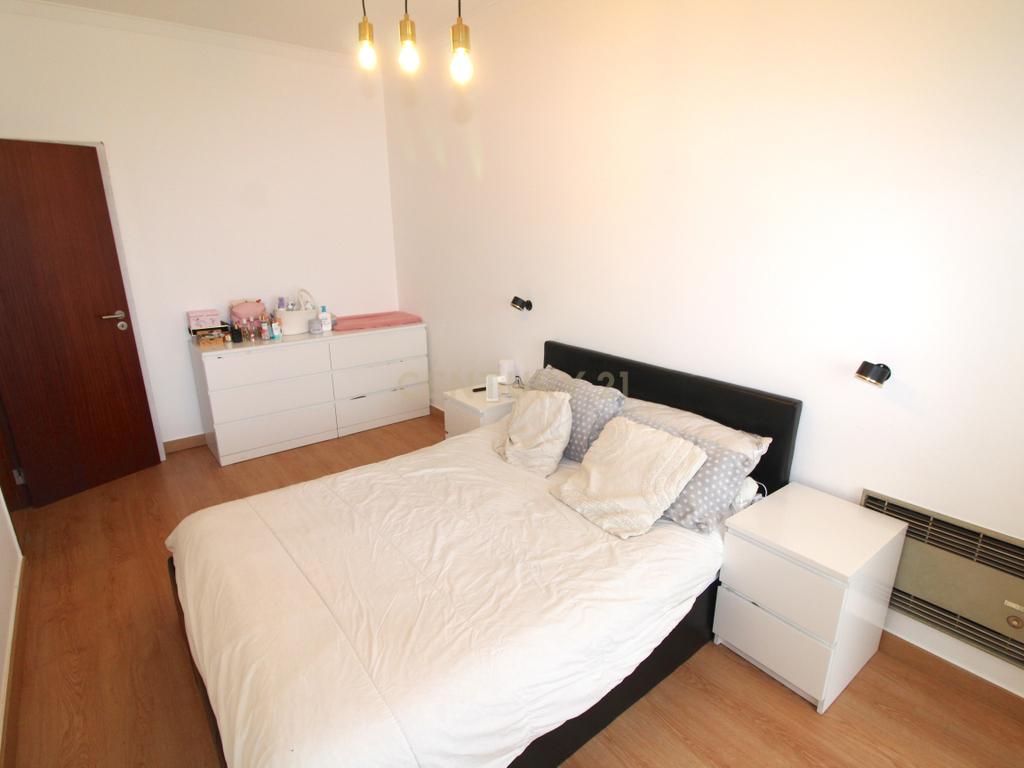 Excelente Apartamento T3 em Almada – Cova da Piedade  - Image 13