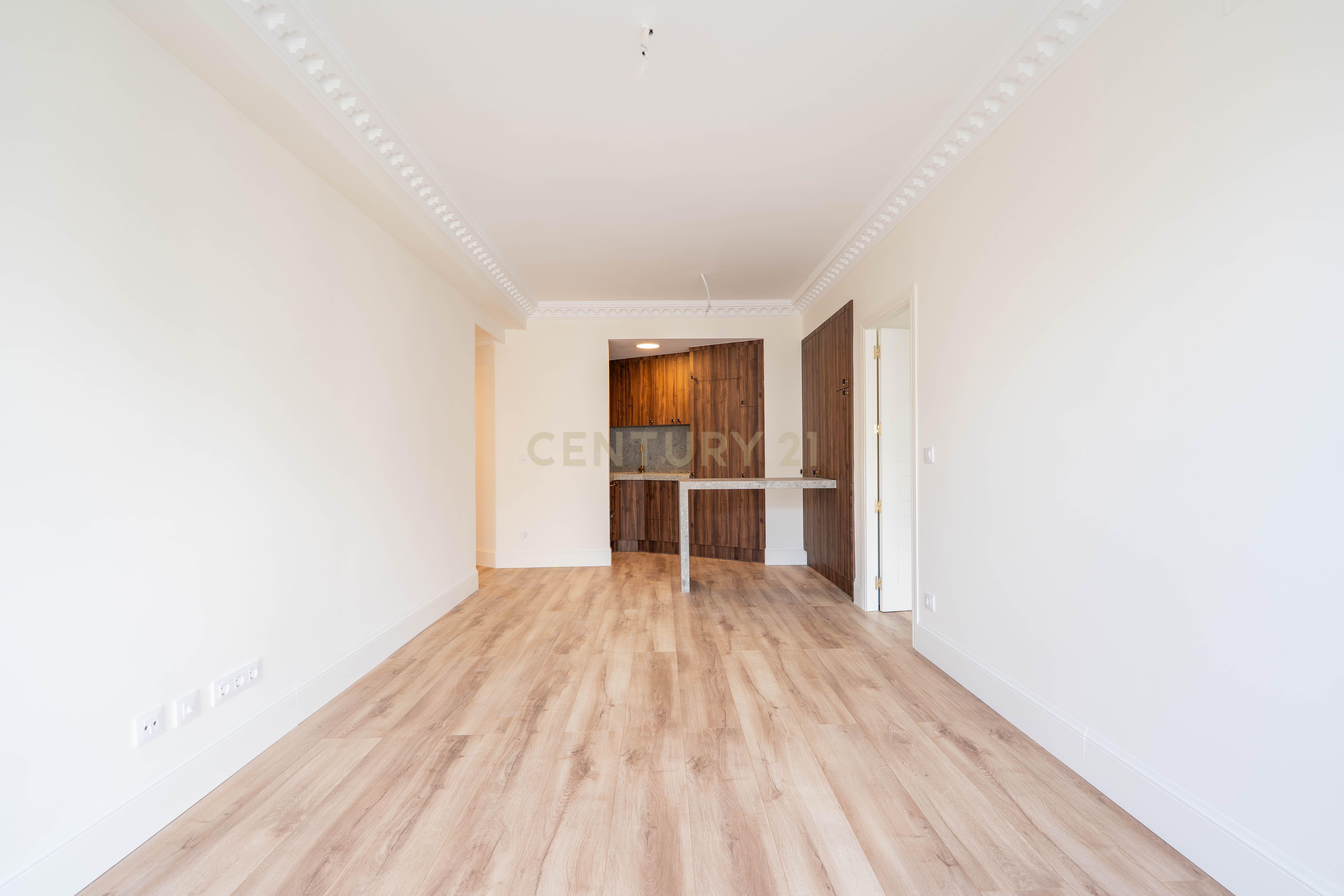APARTAMENTO LUMINOSO Bº DE SALAMANCA - Image 2