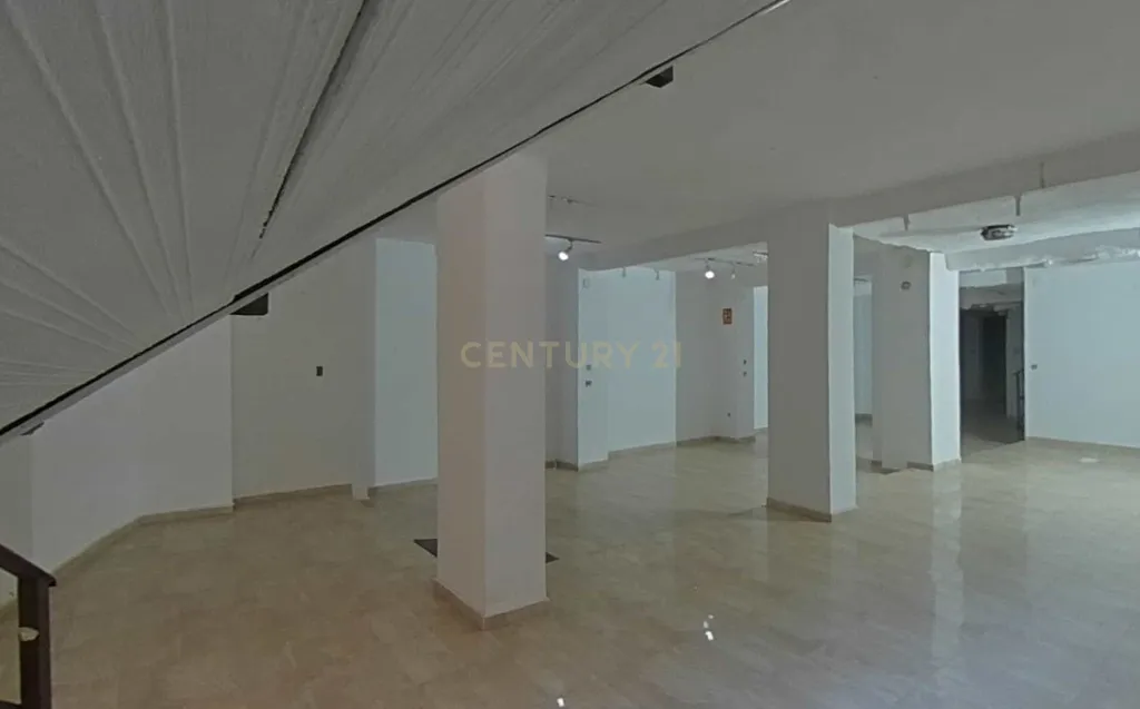 Espaço comercial à venda – Calle Romeu Corbera Nº 11, Valência - Image 1