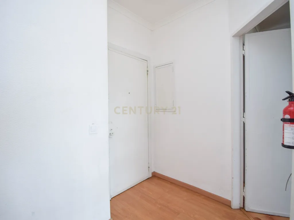 T3 na Quinta do Marquês, Oeiras | 115 m² de Potencial para Criar a Sua Casa de Sonho - Image 22