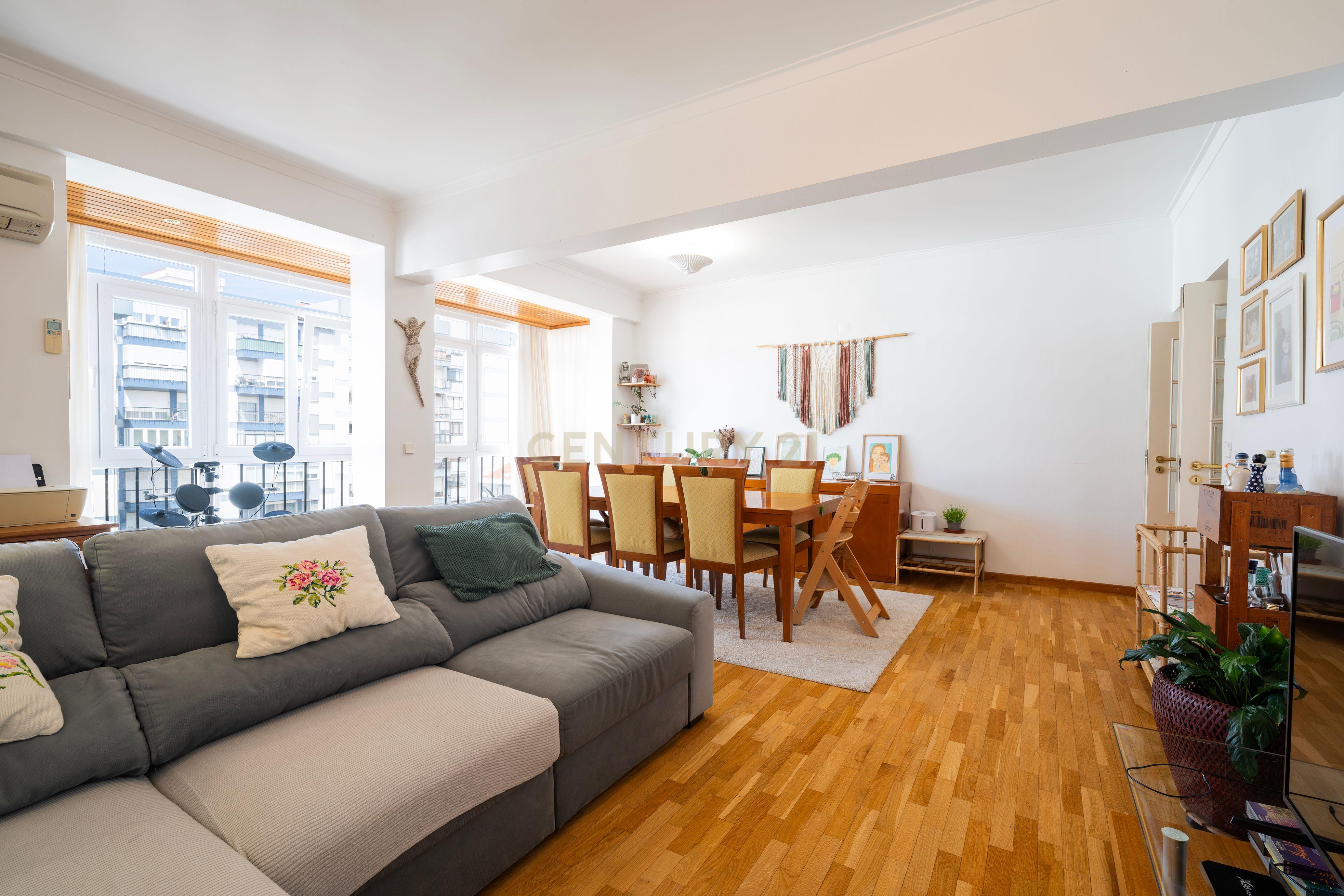 Fotografia 3 de Excelente apartamento T3 em Carnaxide