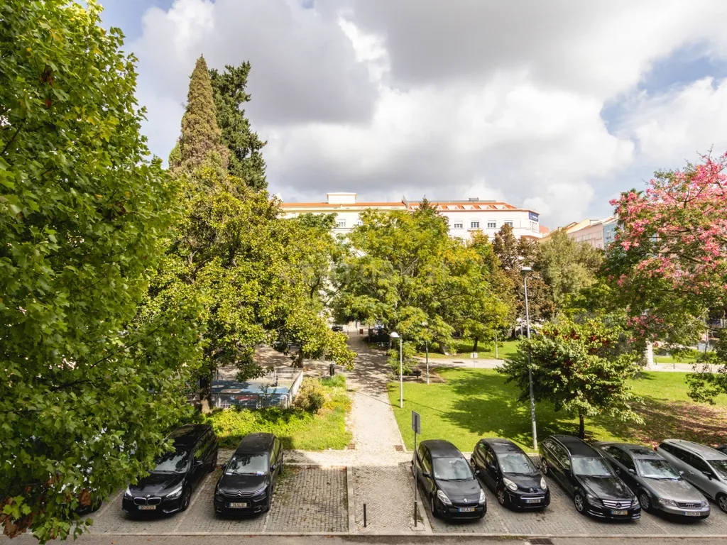 Espetacular T7 no Areeiro, Lisboa - 225m² de Conforto - Image 18