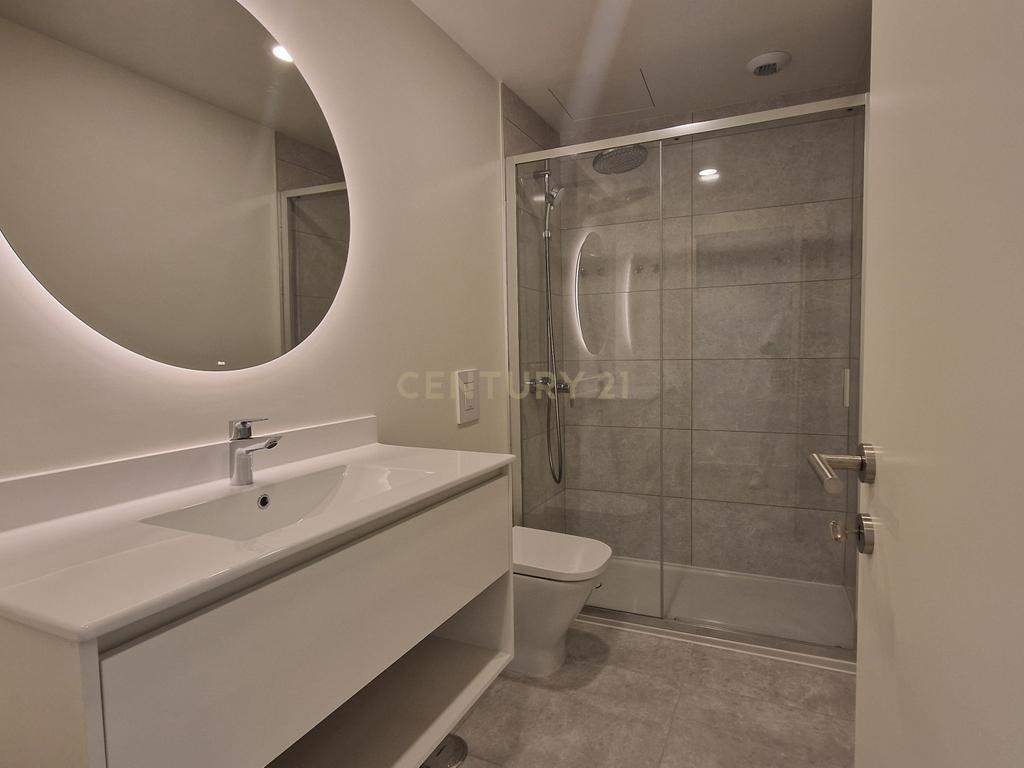 Alta de Lisboa, T3 - NOVO, 3 casas de banho e 2 lugares de garagem - Image 8