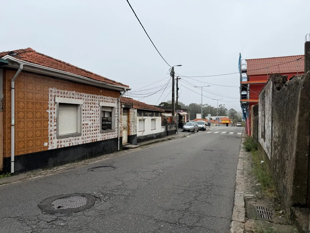 Moradia em Valadares para Restauro ou Reconstrução - Image 16