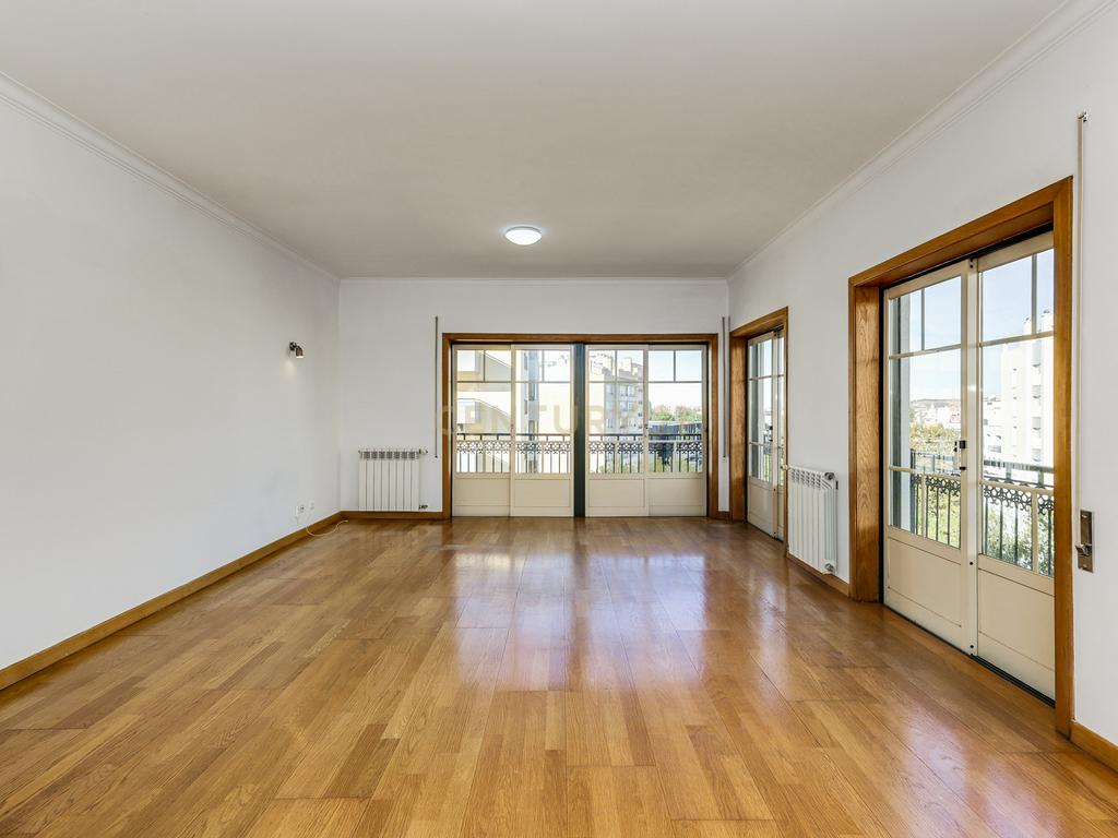 Apartamento T3+Box em Telheiras – Rua Fernando Lopes Graça - Lisboa - Image 4