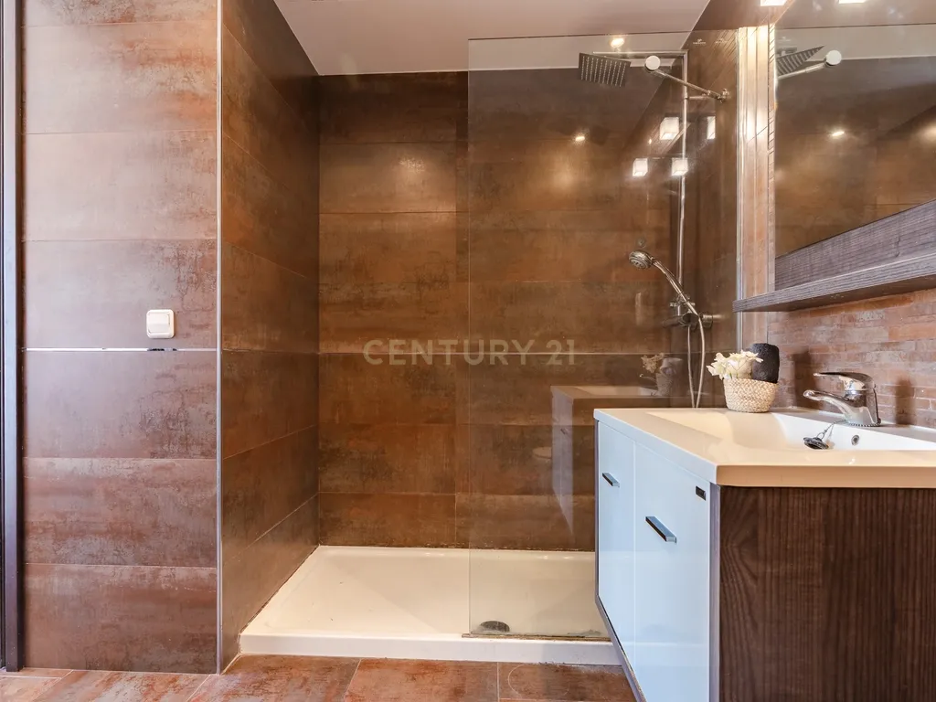 Apartamento amplo de 3 quartos no coração de Vendrell - Image 45