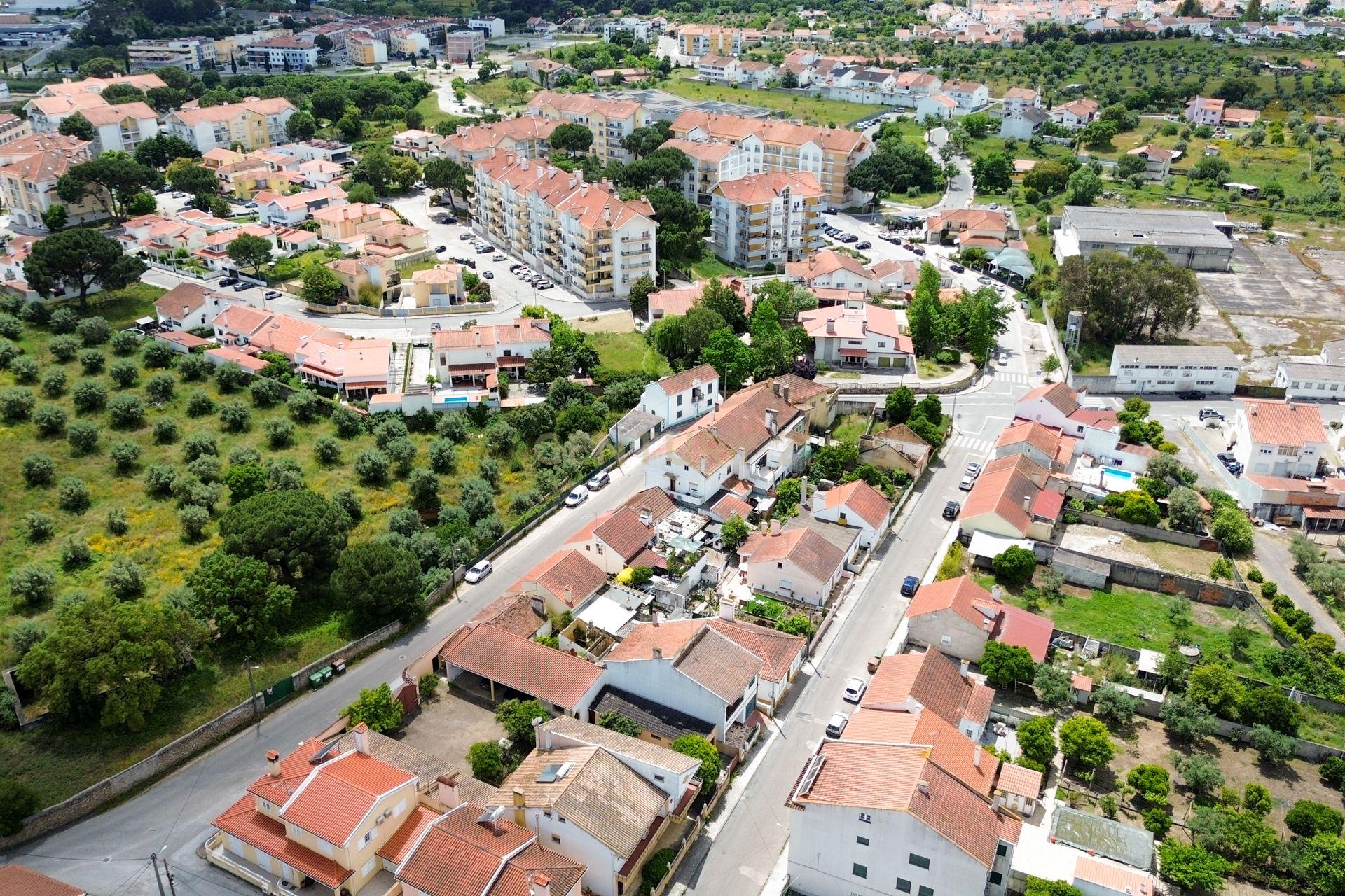 Moradia T3 com Jardim e Garagem em Santarém, Abrantes - Em Sistema de propostas Múltiplas - Image 56