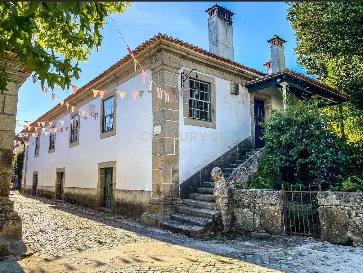 Sumptuosa e ancestral moradia para habitação particular ou turismo de habitação, com onze quartos, no centro de Oliveira do Conde, Carregal do Sal - Image 2