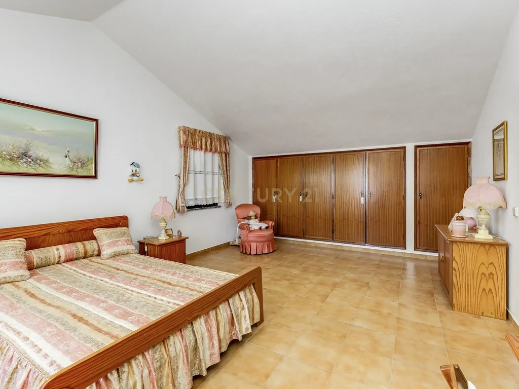 Moradia T8 de 288 m² no Centro de Montargil – Junto à Barragem - Image 28