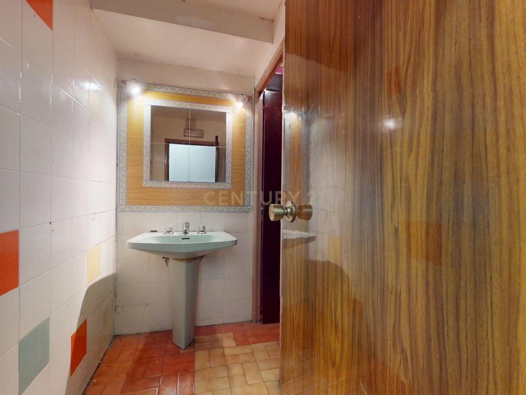 Espaçoso imóvel comercial para renovar no centro de Madrid, a apenas 10 minutos da estação de Atocha. - Image 22