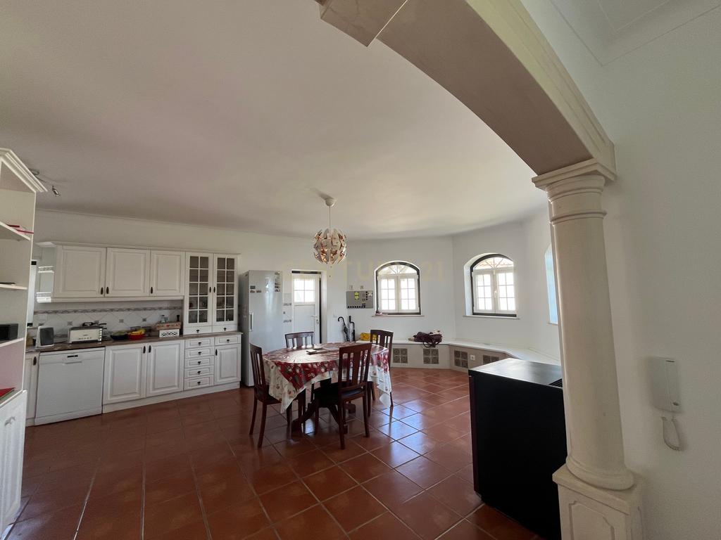 Moradia com 5 quartos em Vale Covo, Bombarral, com jardim, piscina, barbecue, adega e várias zonas de lazer - Image 49