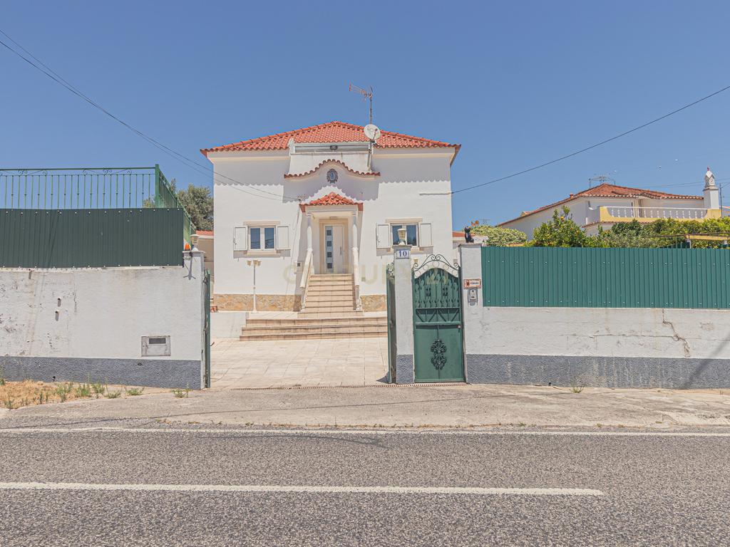 Moradia T4 em Vila Nova - Bucelas - Image 3