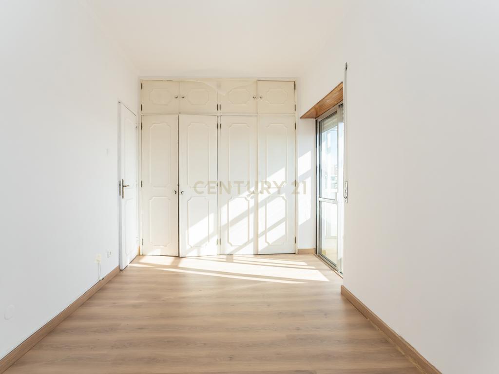 Apartamento T3 em Almada com Excelente Localização - Image 37