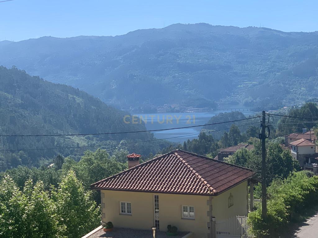 Magnífica Propriedade com 3 Apartamentos no Gerês ,Vista Rio  - Image 26