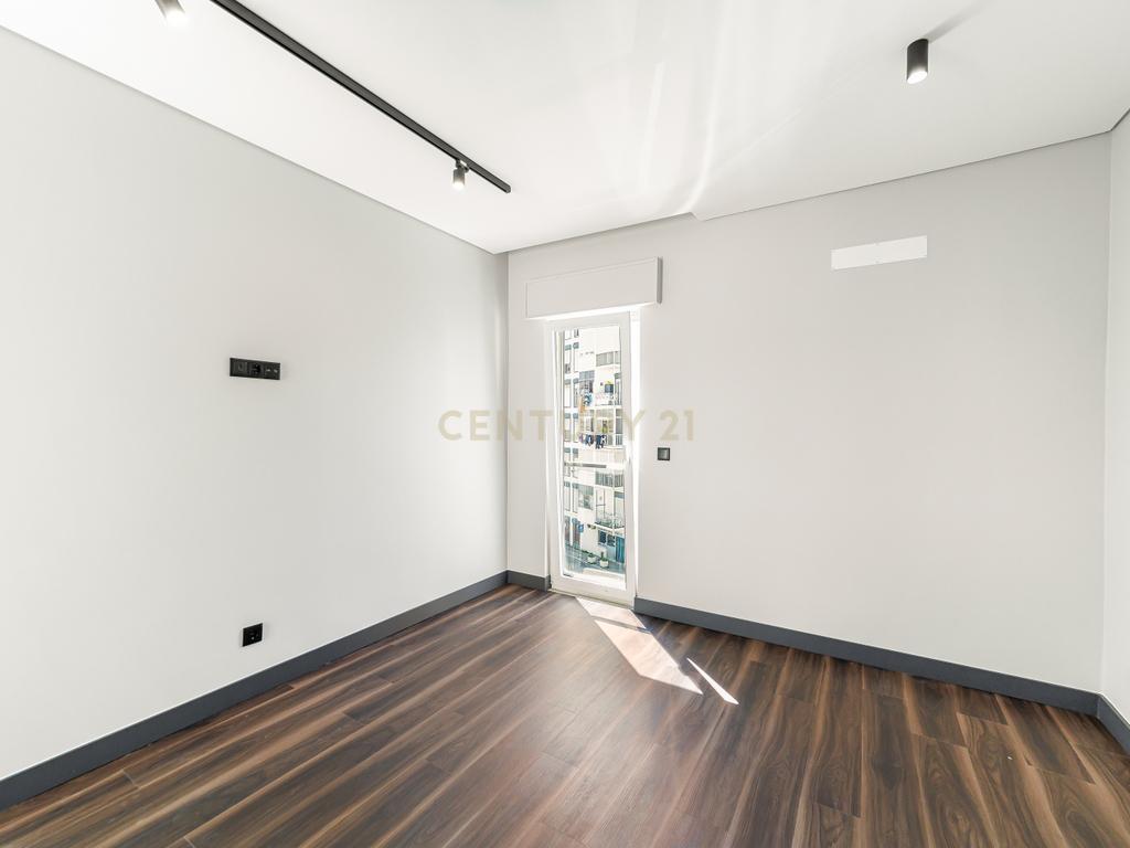 Apartamento T3 Totalmente Renovado - Image 22
