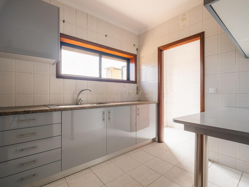 Apartamento T3 com Terraço, Vista Mar e Garagem Box em Arcozelo – Vila Nova de Gaia - Image 20
