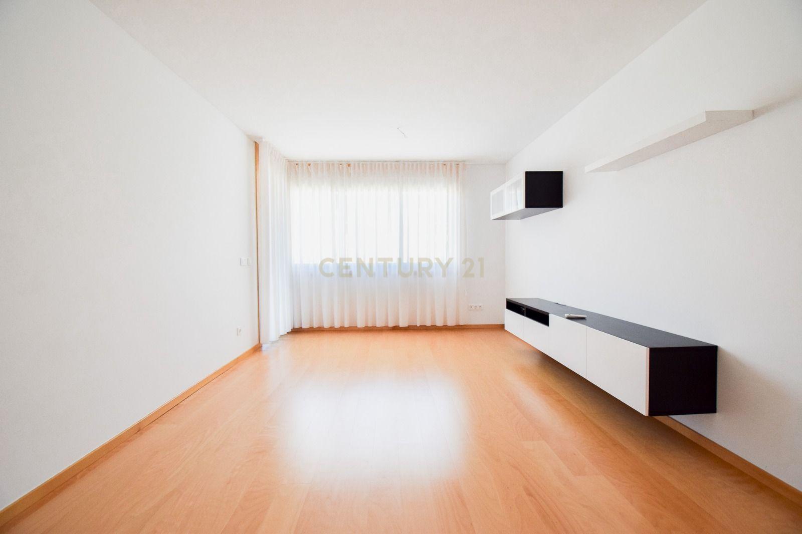 Apartamento T2 Quinta da Portela ( Mondego Residence)em Coimbra com Varanda e Serviços Exclusivos - Image 1