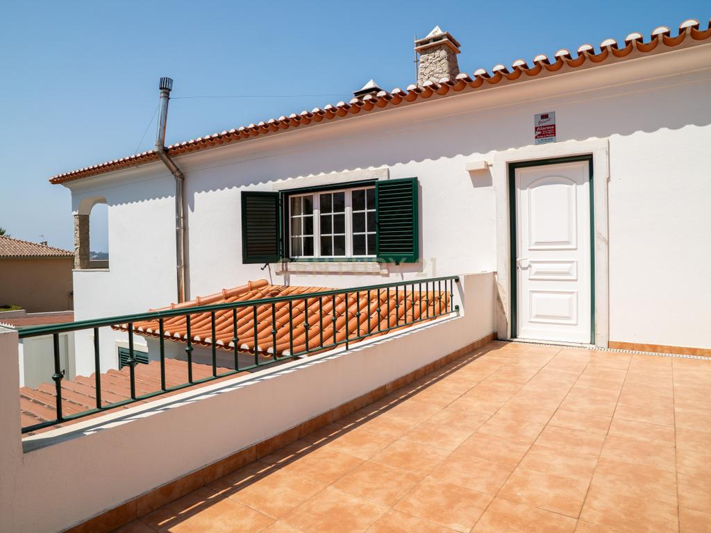 🏡 Moradia T5 como nova na Encarnação – Tranquilidade e vista desafogada! - Image 52