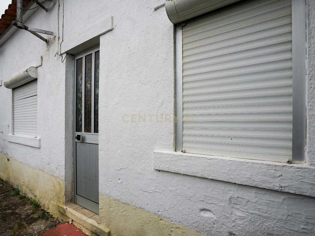 2 Casas T4 com Jardim em Alcanena - Oportunidade Única! - Image 5