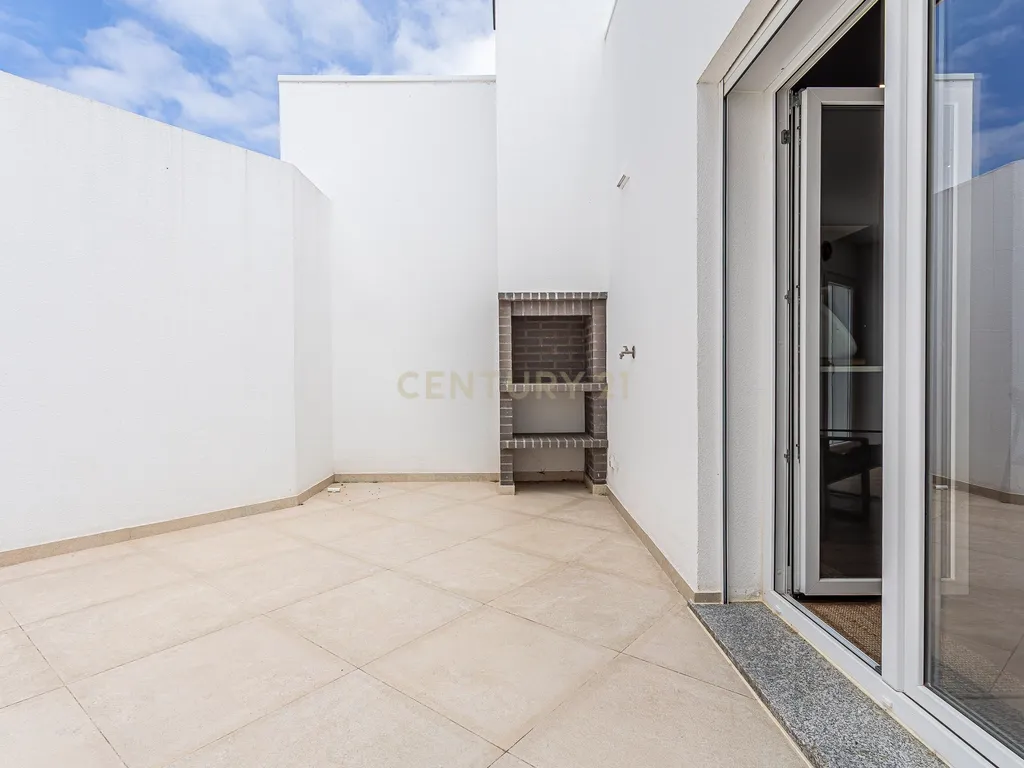 T0 Novo com Magnífico Terraço, Churrasqueira, Garagem e Arrecadação | Aires - Palmela - Image 16