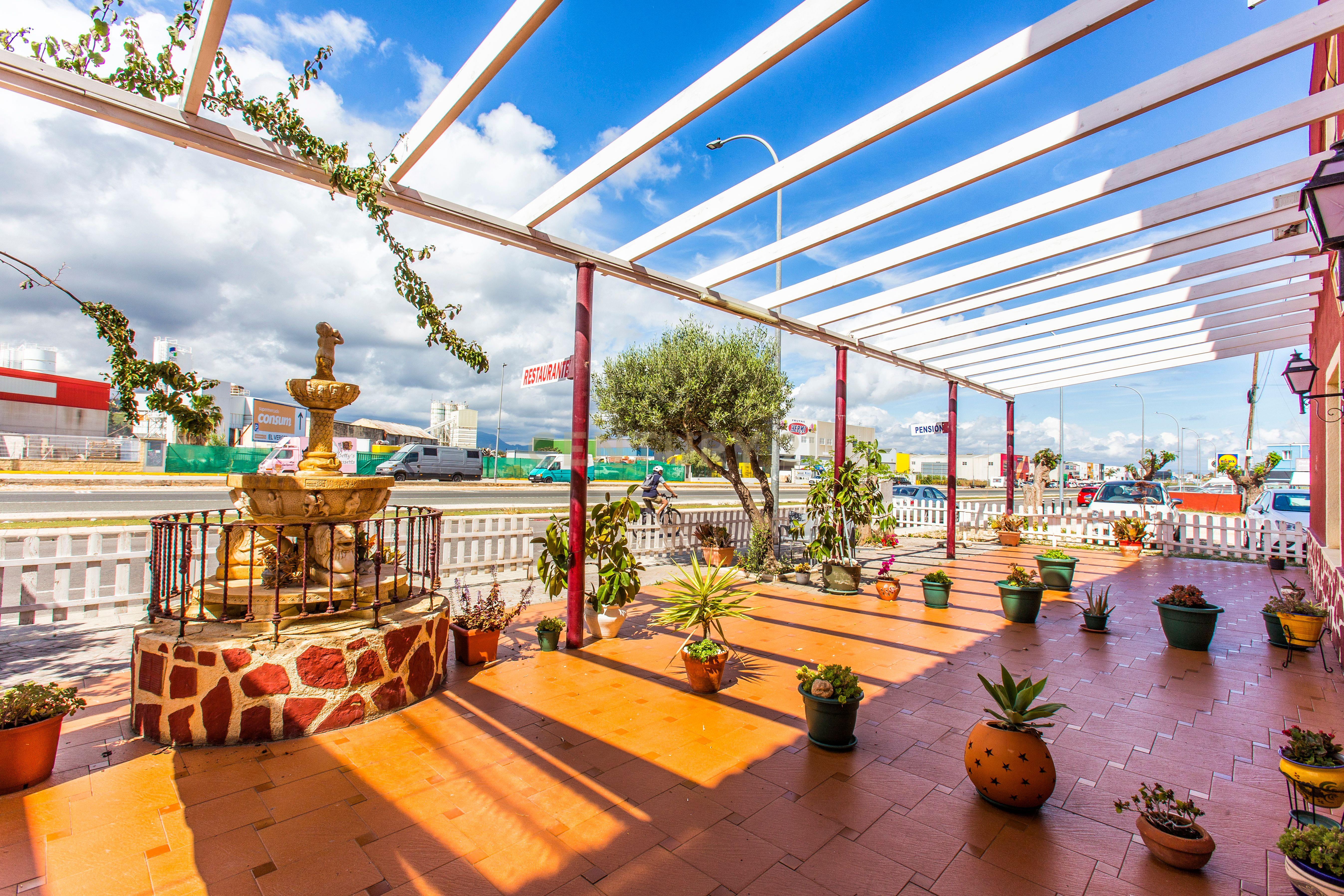Vende-se restaurante com hospedaria em funcionamento em El Verger, Alicante – Negócio com história e grande potencial! - Image 1
