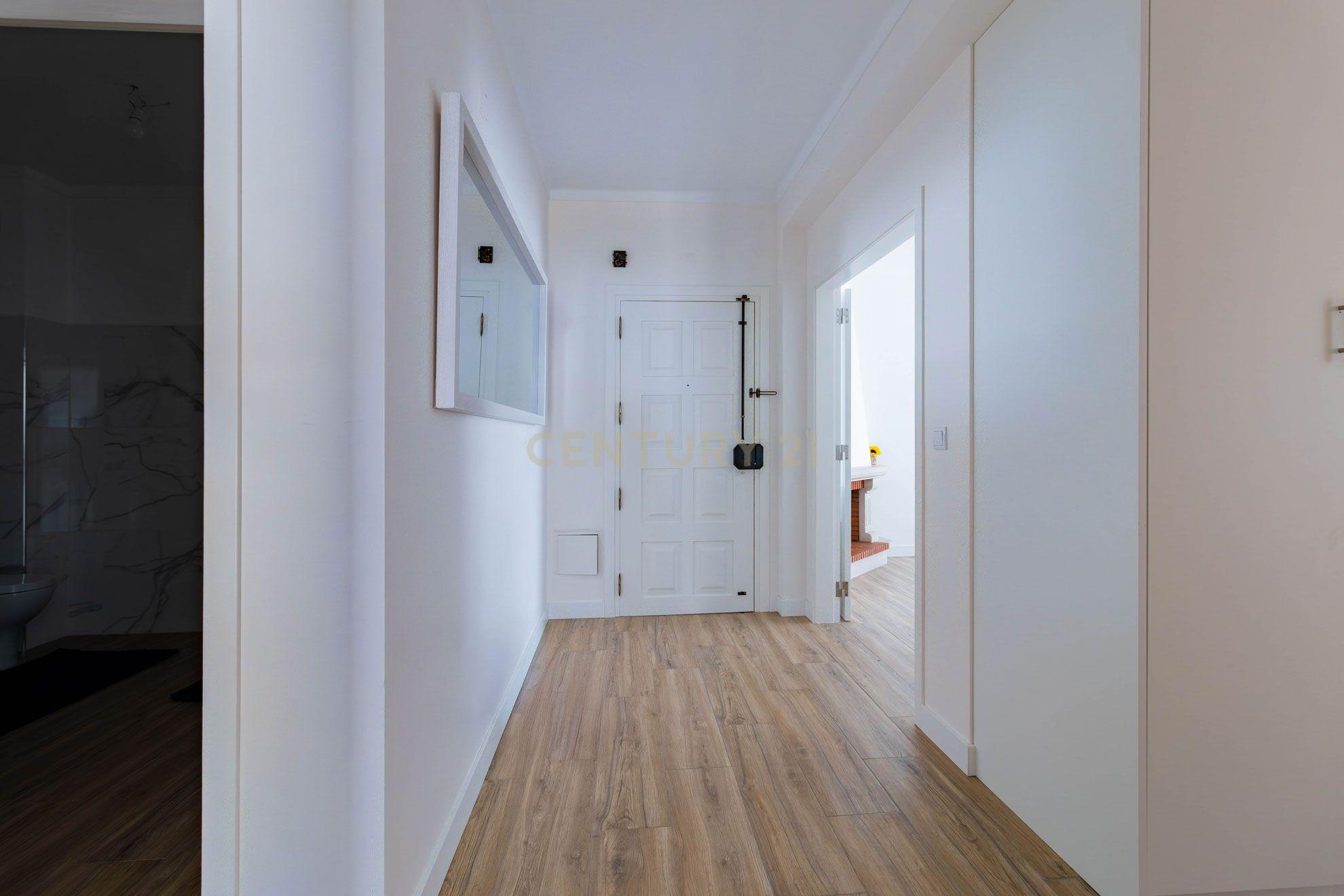 Espaçoso Apartamento T3 na Freixianda com Terraço - Vista 3