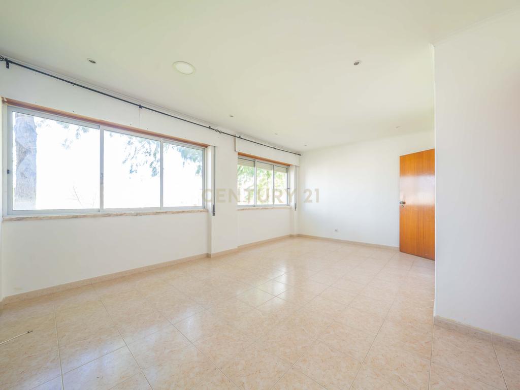 Apartamento T3, Pronto Habitar, no Padre Nabeto, Aires - Image 3