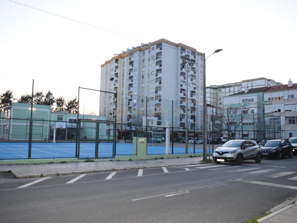 Garagem Para Arrendar no Barreiro - Image 6